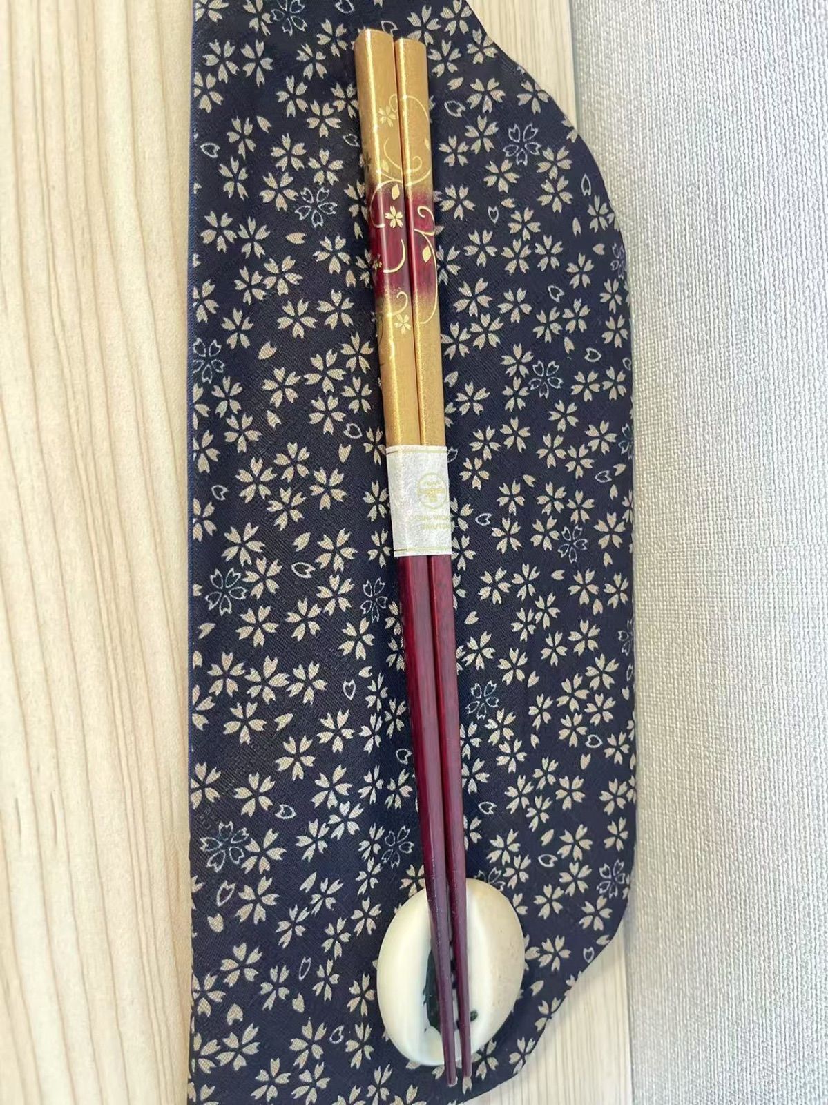 新作入荷，限定セール 花塗・彩塗・象嵌を得意とする伝統工芸士によって制作されたお箸です。 箸・カトラリー