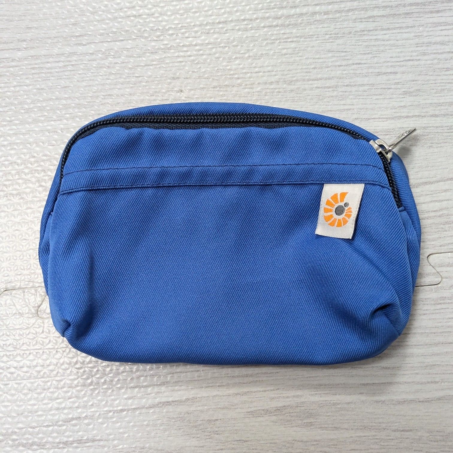 サファイヤブルー