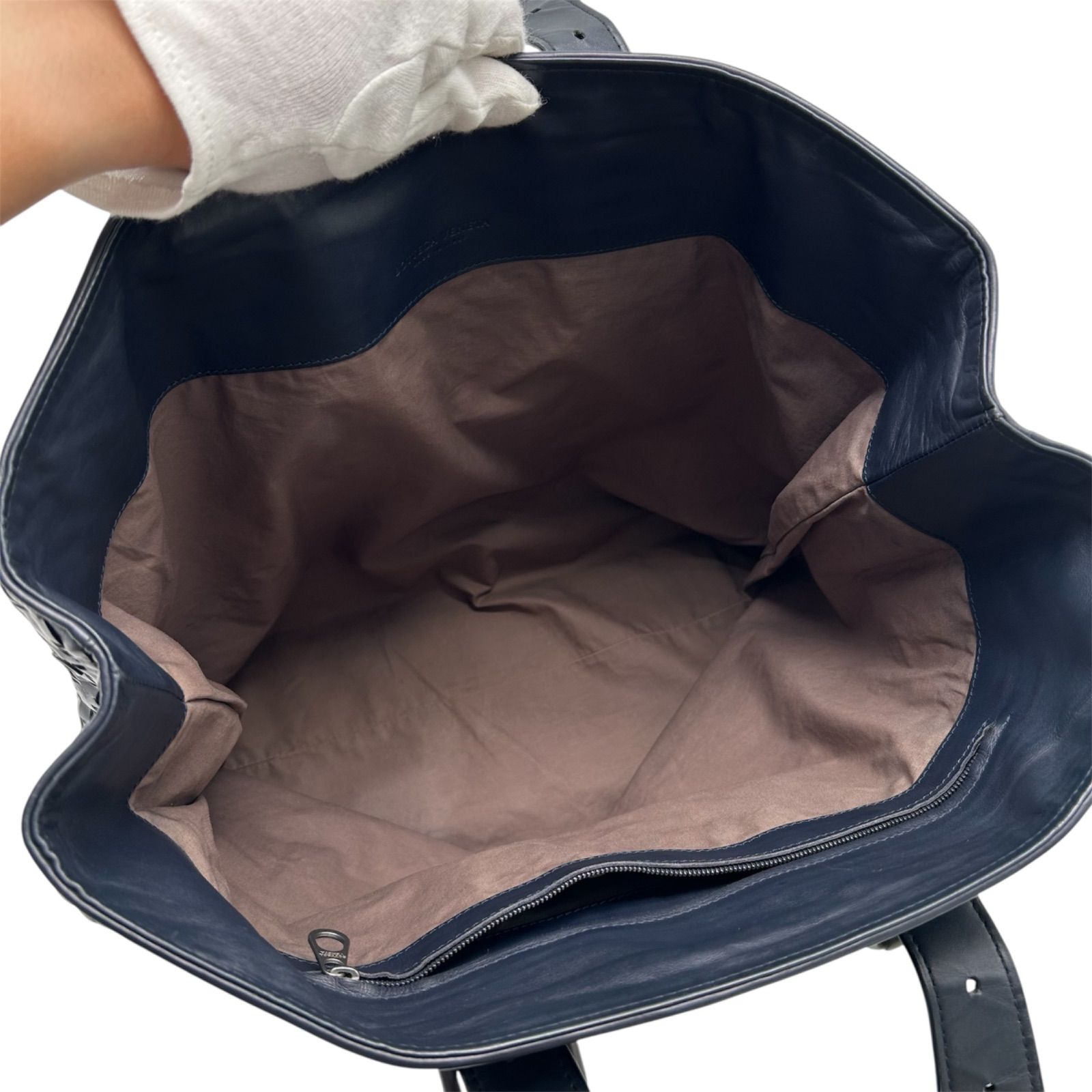 【本物】ボッテガヴェネタ ガルダ ラージ ハンドバッグ 黒 イントレチャート 本物】ボッテガヴェネタ ガルダ ラージ ハンドバッグ 黒 イントレ