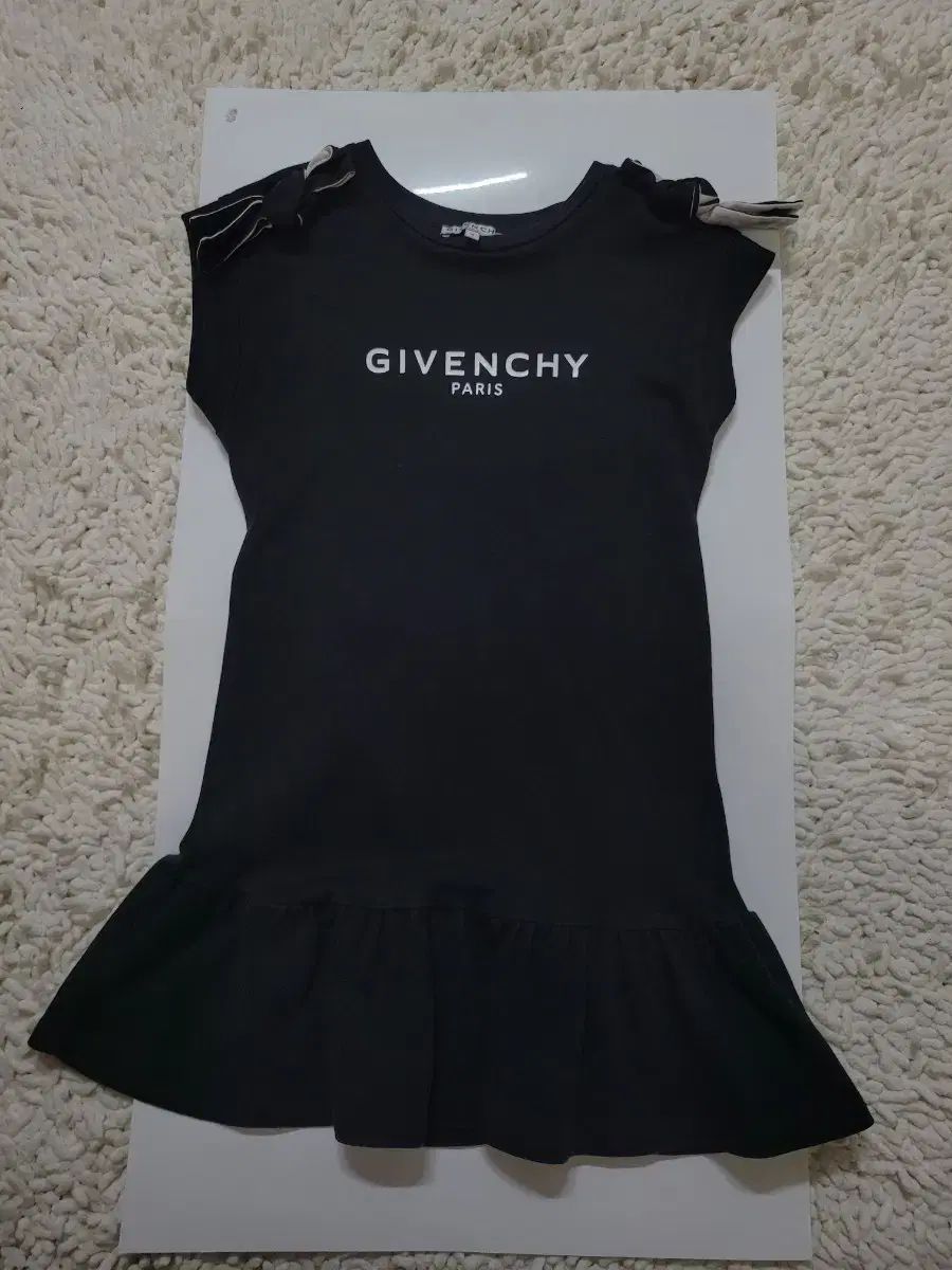 美品！！ジバンシー ★ジバンシィ★GIVENCHY★ワンピース★ツイード★リボン ふたりを繋ぐハードウェア。｜ファッション・ビューティー