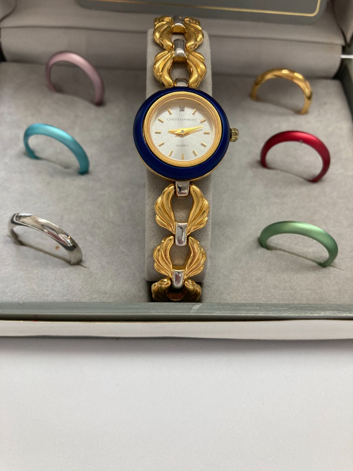 グッチ☆チェンジベゼル☆レディース☆時計☆不動　ジャンク☆クオーツ ヴィンテージウォッチ】GUCCI【Junksルクア店】 - ジャンクス