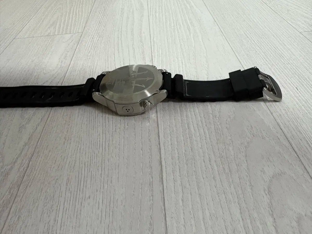 ノースエッジ アクア 防水 時計 ブラック