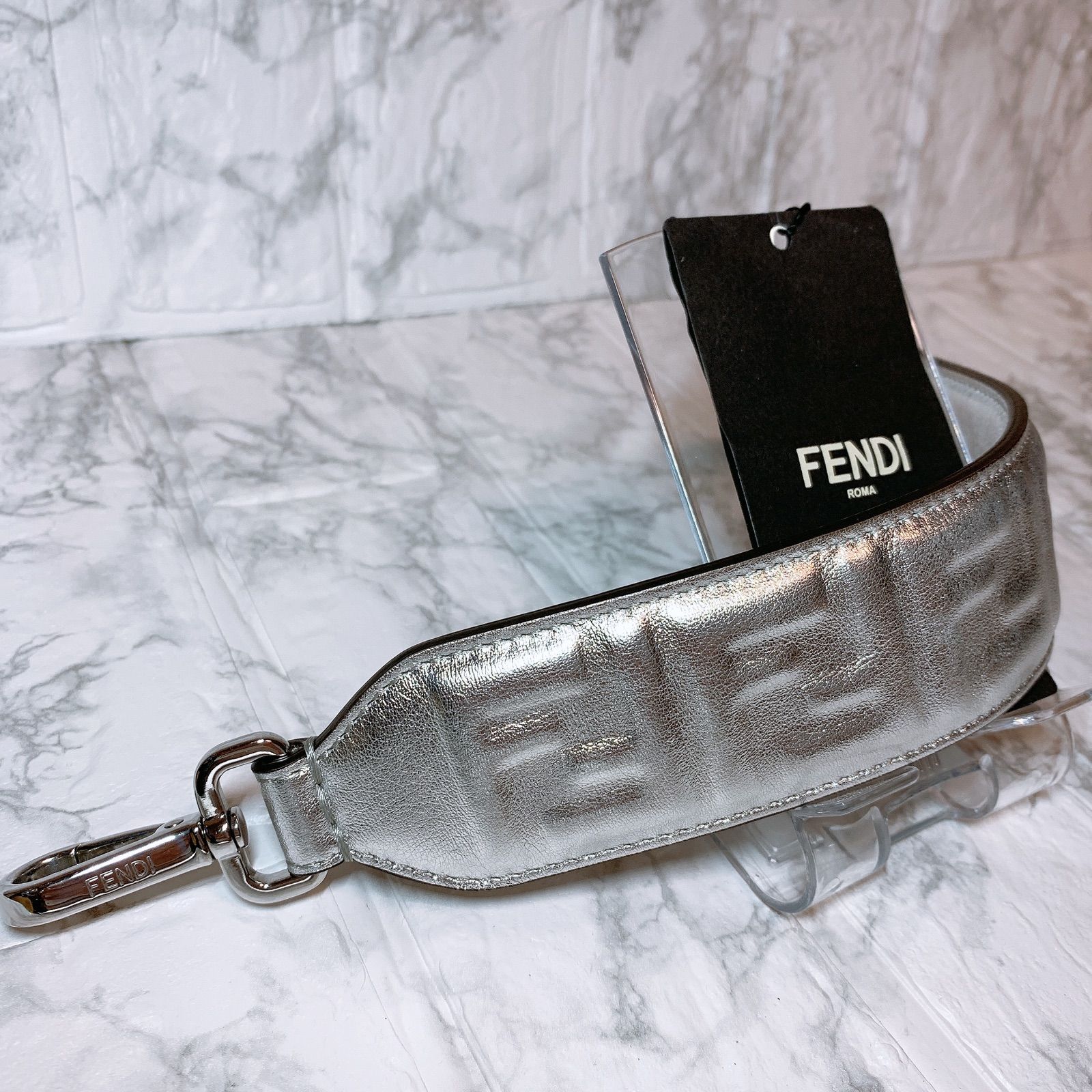 ☆売り切れ次第終了☆激レア【新品】FENDI ストラップユー ズッカ柄