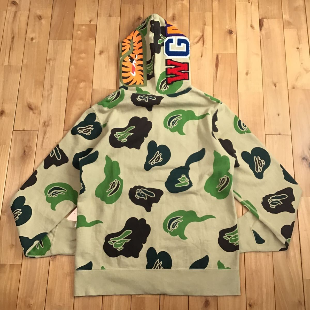 A BATHING APE エイプ 迷彩 カモフラ シャークパーカー M A BATHING APE エイプ 迷彩 カモフラ シャークパーカー M