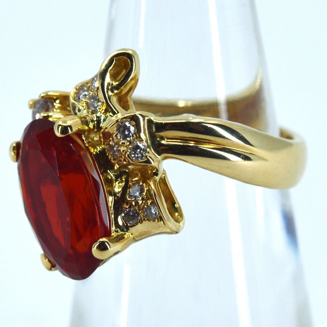 赤色石付きダイヤモンドリング