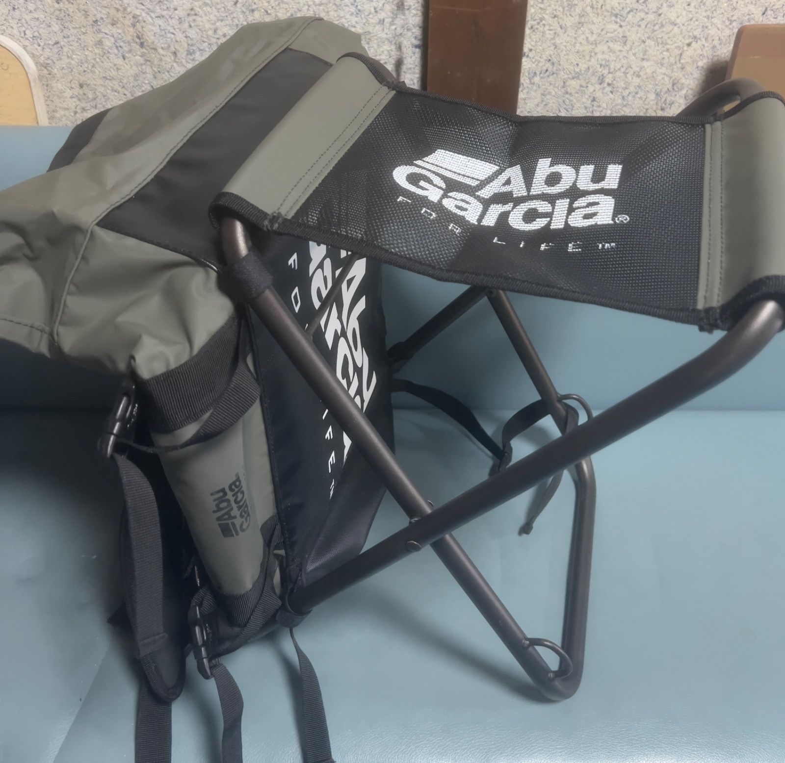 Abu Garcia アブガルシア ベンチ付きバッグ キャンプ