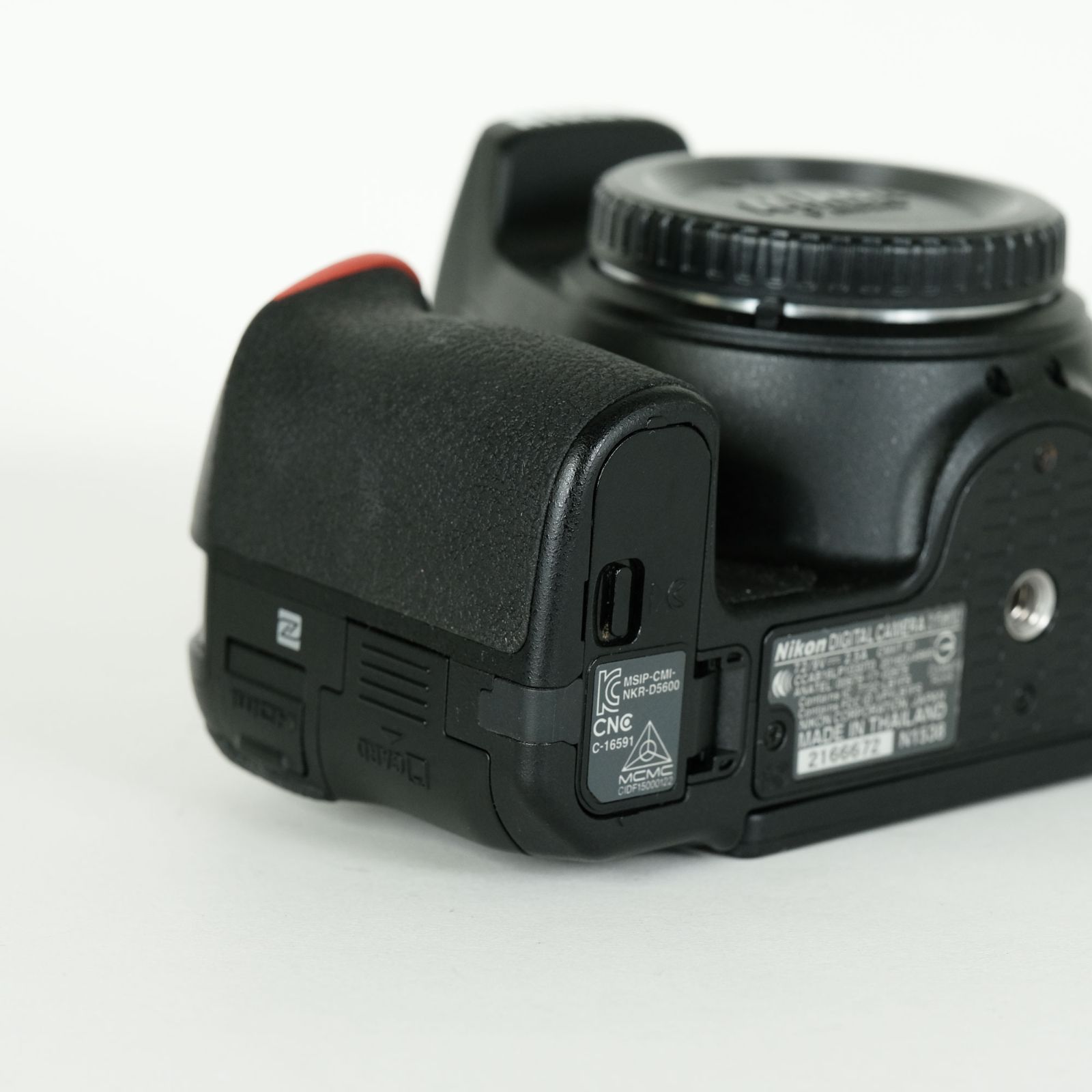 Nikon D5600 ダブルズームキット バッテリー2個付き！ 【公式通販】