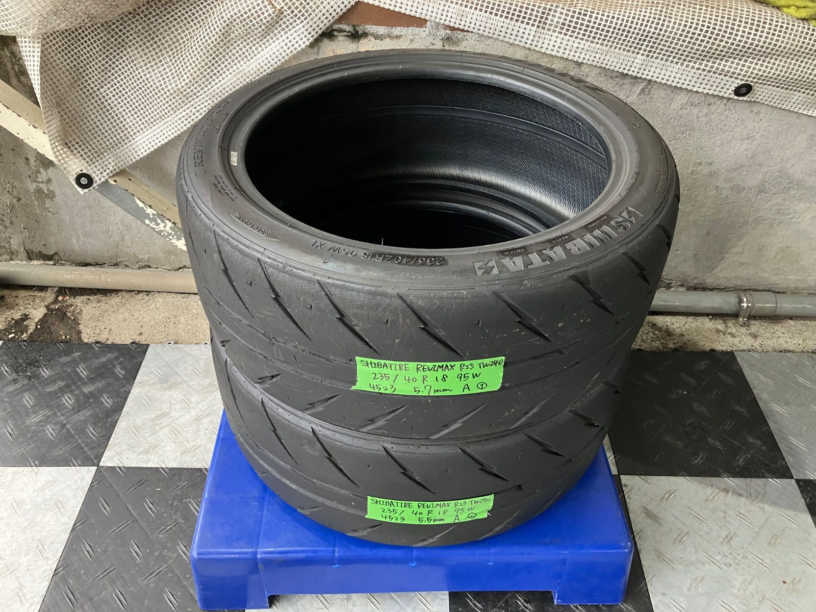 み キズ有 235 40R18 95W 製 SHIBATIRE REVIMAX R23 TW240 シバタイヤ タイヤ2本