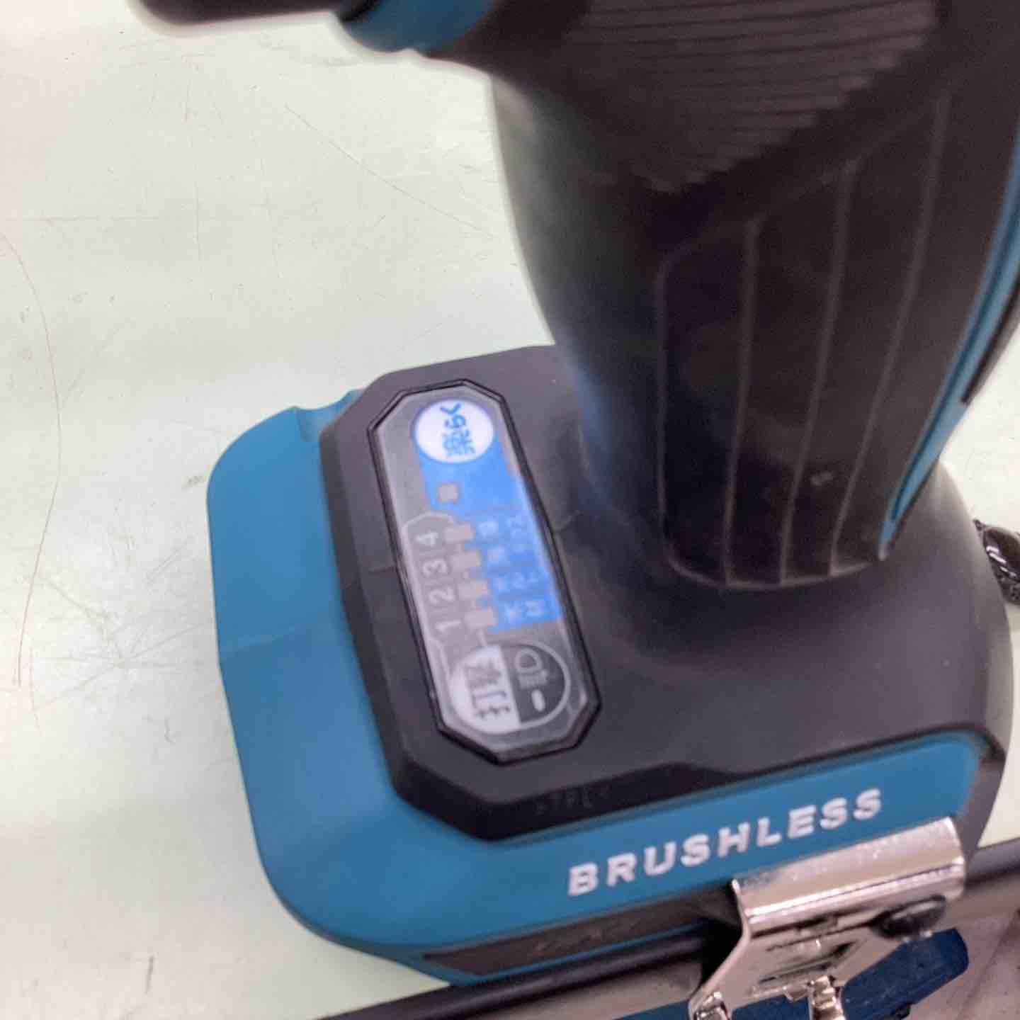 コードレスインパクトドライバー