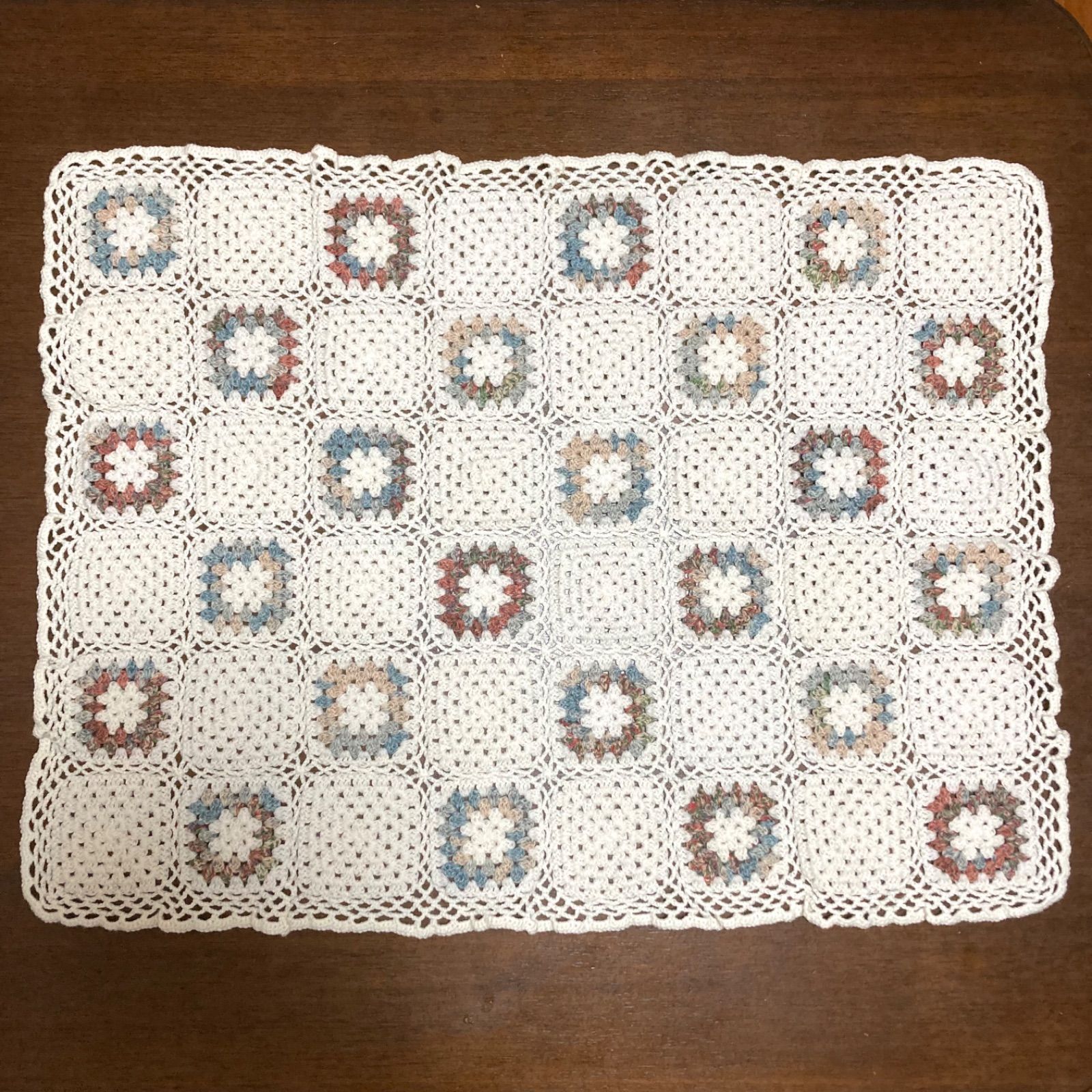 ブランケット　マルチカバー　正方形　手編み　ログキャビン　ハンドメイド　膝掛け ブランケット マルチカバー 正方形 手編み ログキャビン