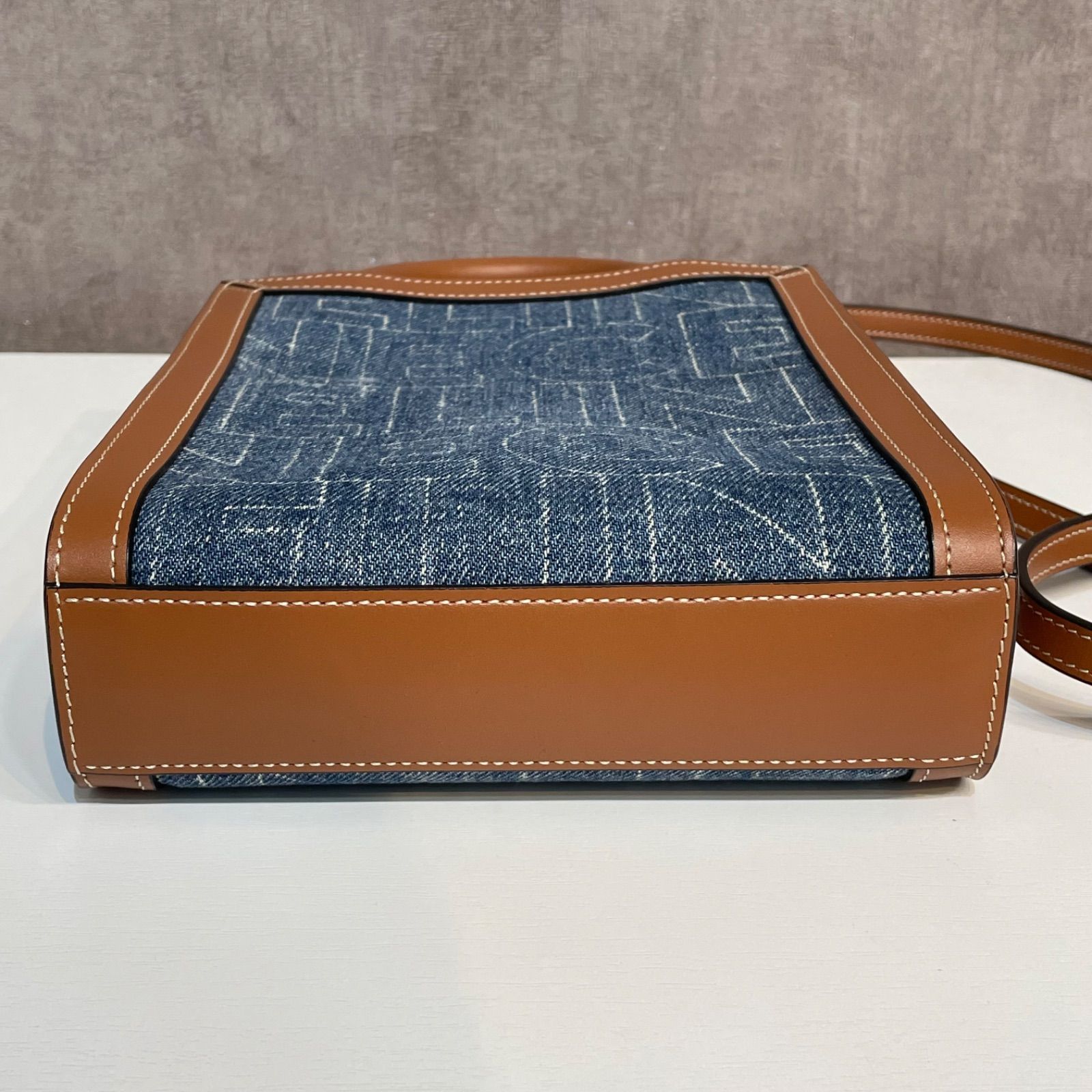 CELINE セリーヌ ミニパーティカル カバ デニム 美品 - メルカリ