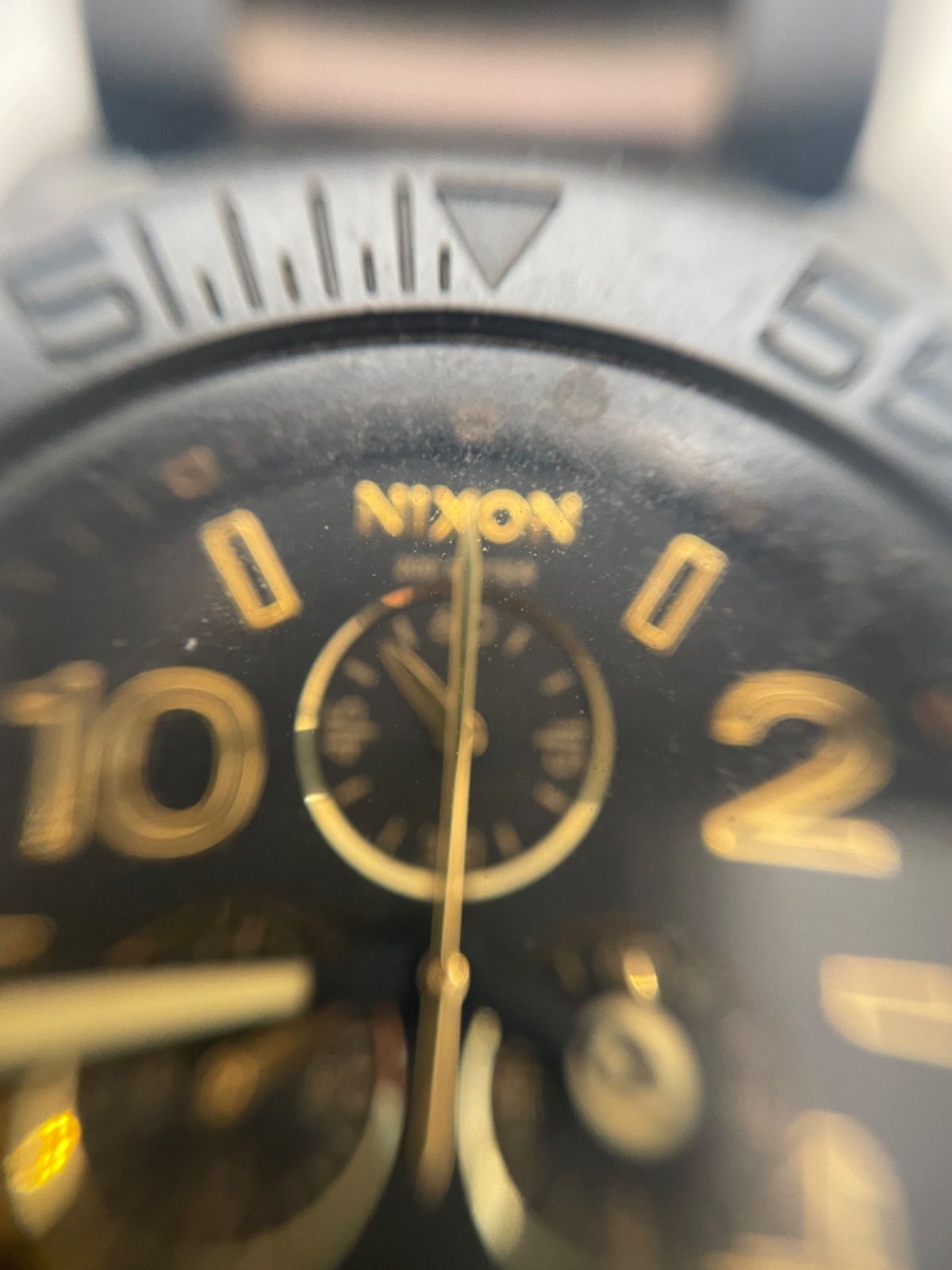 美品 NIXON クロノグラフ 42-20 マットブラック／ゴールド