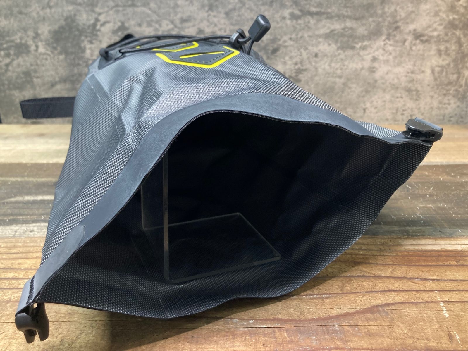 APIDURA アピデュラ エクスペディション サドルバッグ 9L 専用