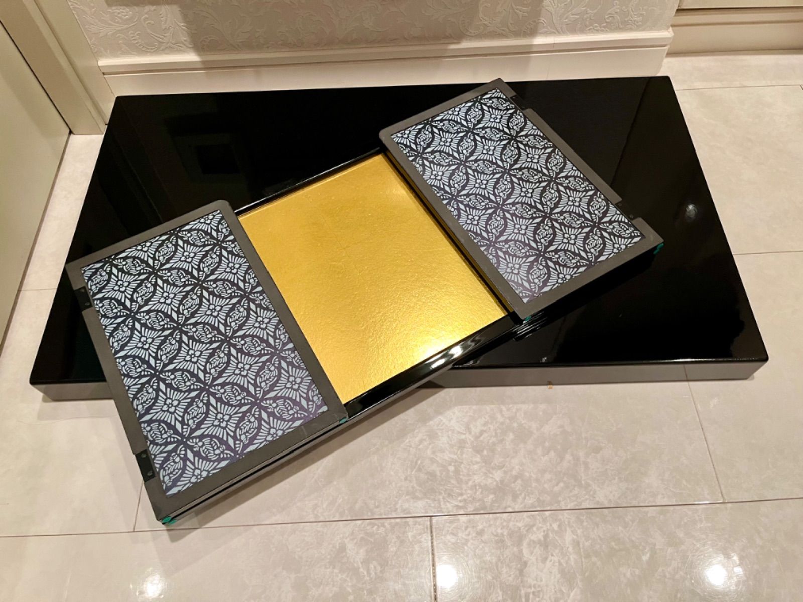 お雛様の飾り台 美術品の装飾に