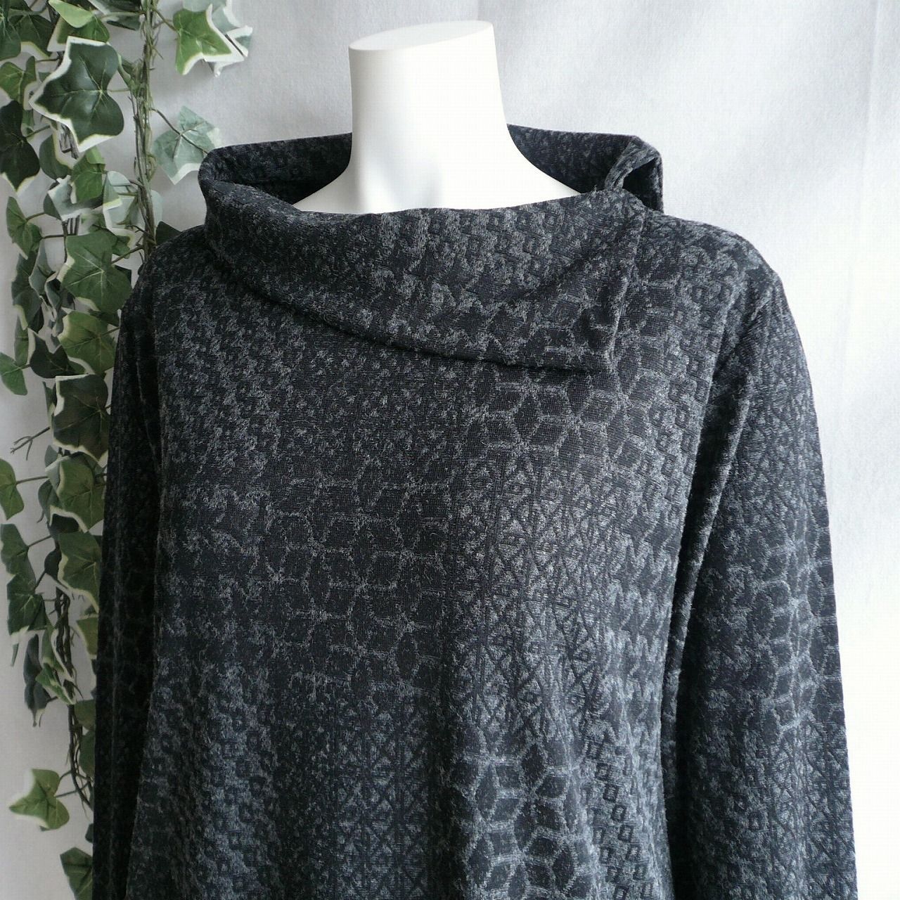 9276 ML サイドウェイカラー チュニック グレー系 秋 冬 レディース ジャガードフ 幾何学模様 上質 上品 50代 60代 70代