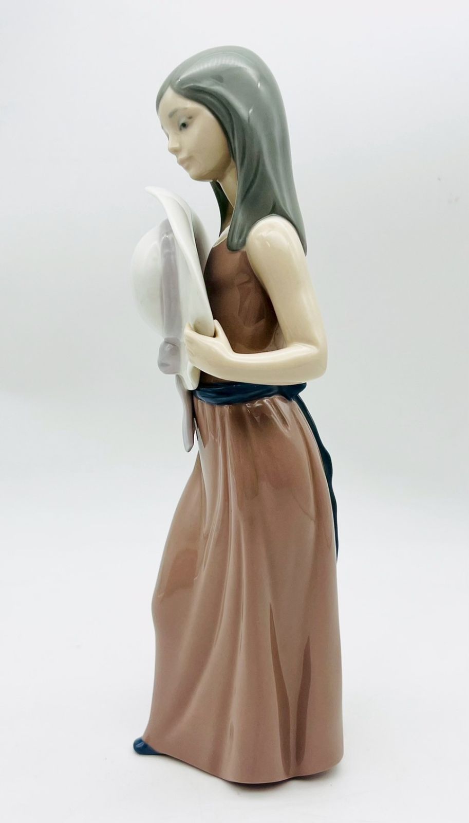 LLADRO リヤドロ フィギュリン 【若草色の少女】 【公式通販】