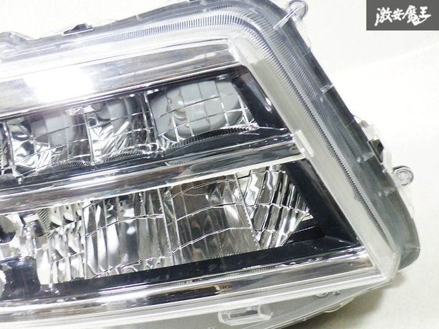 ダイハツ 純正 S700V S710V ハイゼット カーゴ LED ヘッドライト