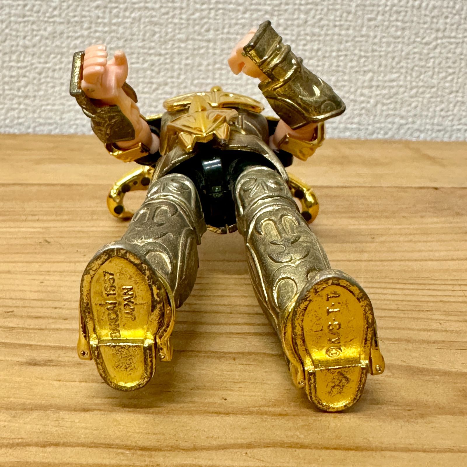 【在庫処分】 レア】聖闘士星矢 聖衣大系 アリエスクロス ムゥ 当時物-消費税無し コミック・アニメ