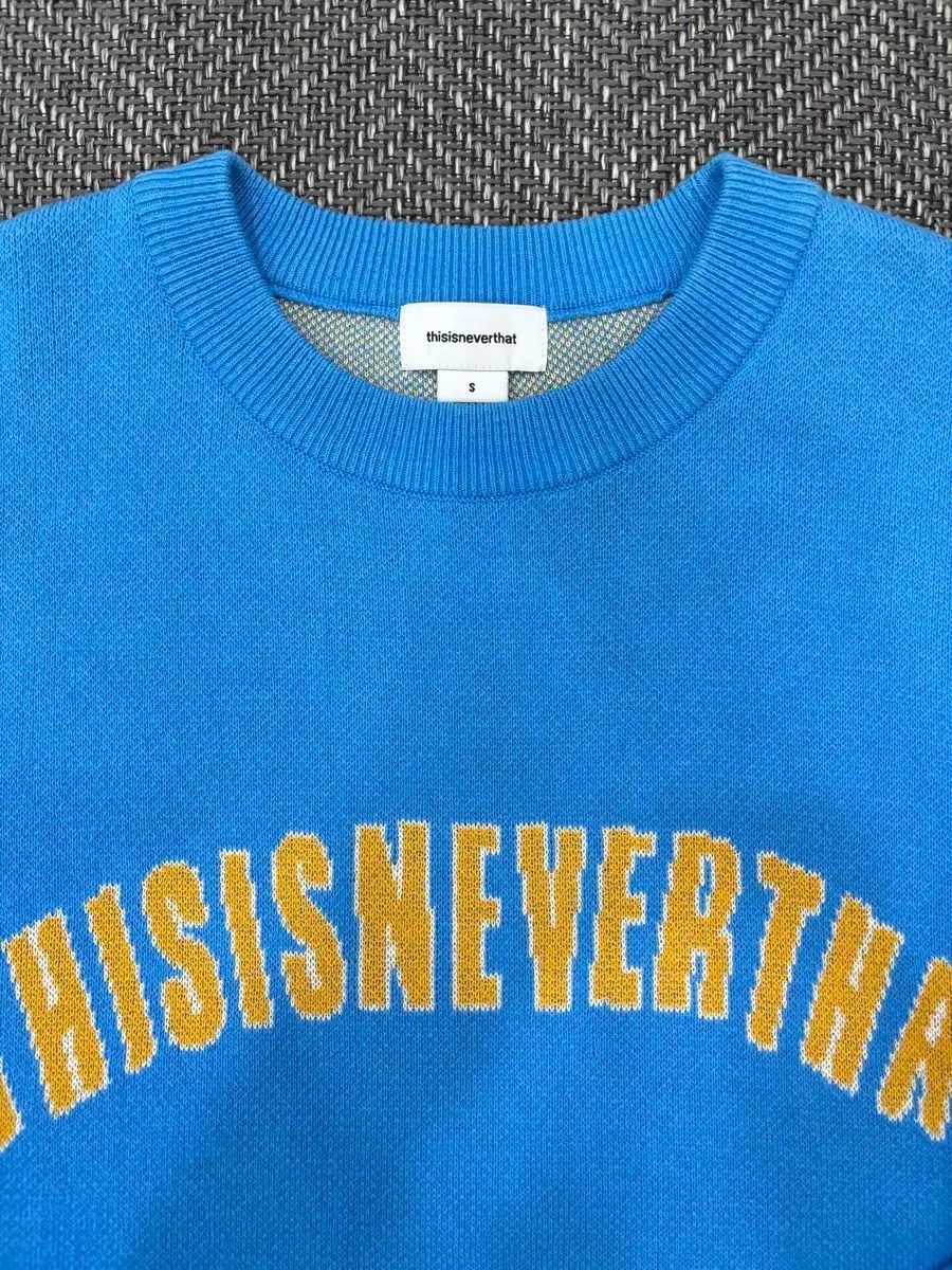 ネバザ thisisneverthat ディスイズネバーザット ニットセーター thisisneverthat(ディスイズネバーザット) ニット - メルカリ