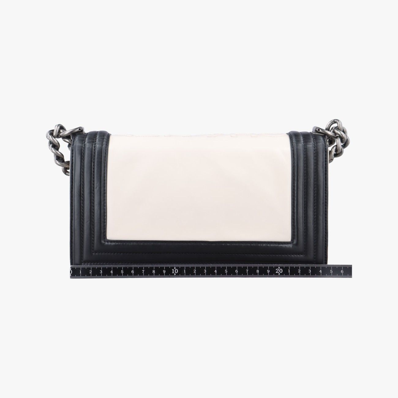 シャネルChanelボーイシャネル ブラック×ホワイト レザー A66713 15641288