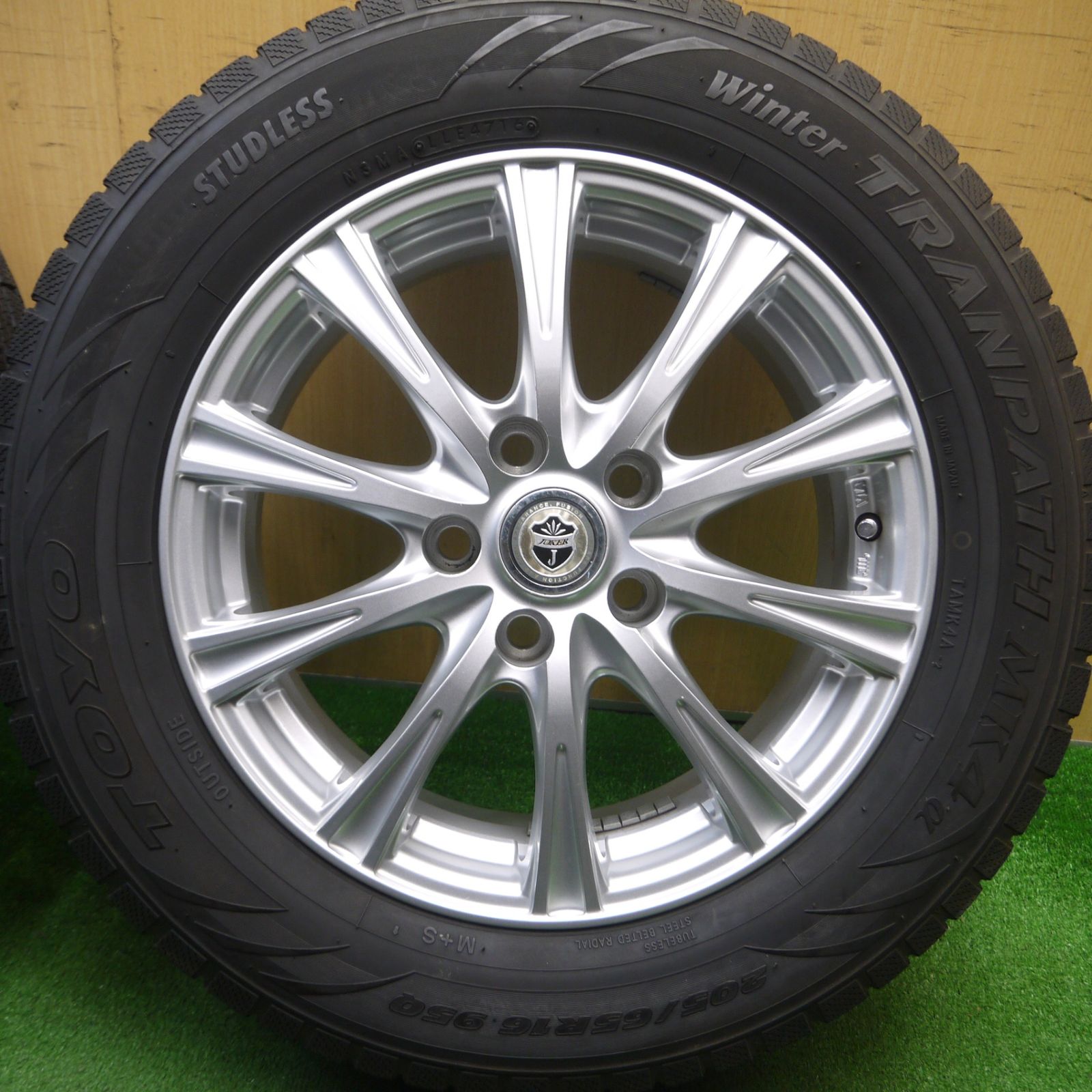 DUNLOP WM02 205/60R16】スタッドレス【DUFACT 16インチ 6.5J5HPCD114