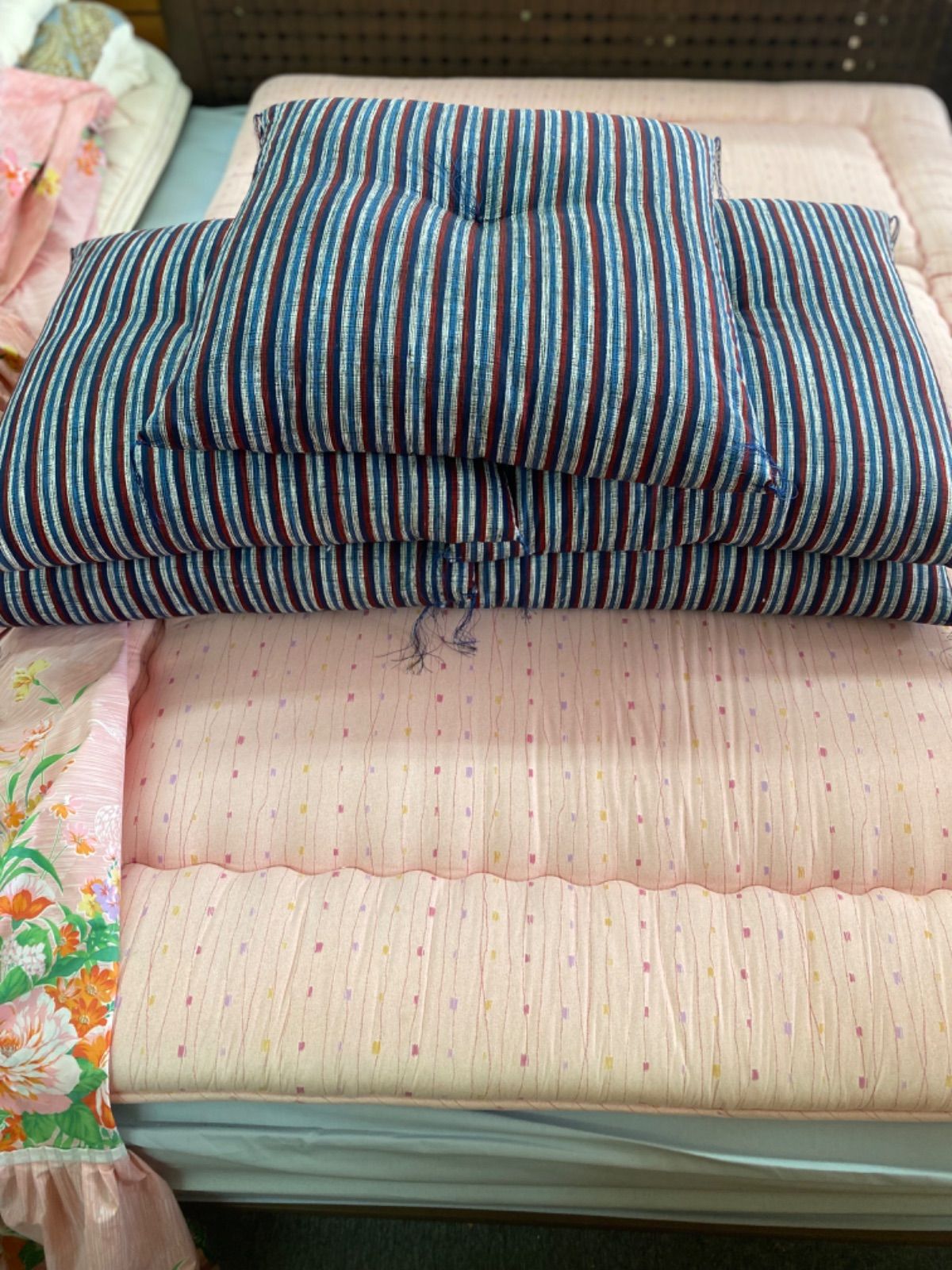 綿座布団 55✖️59 5枚組 日本製 - 昔ながらの手作り布団 - メルカリ
