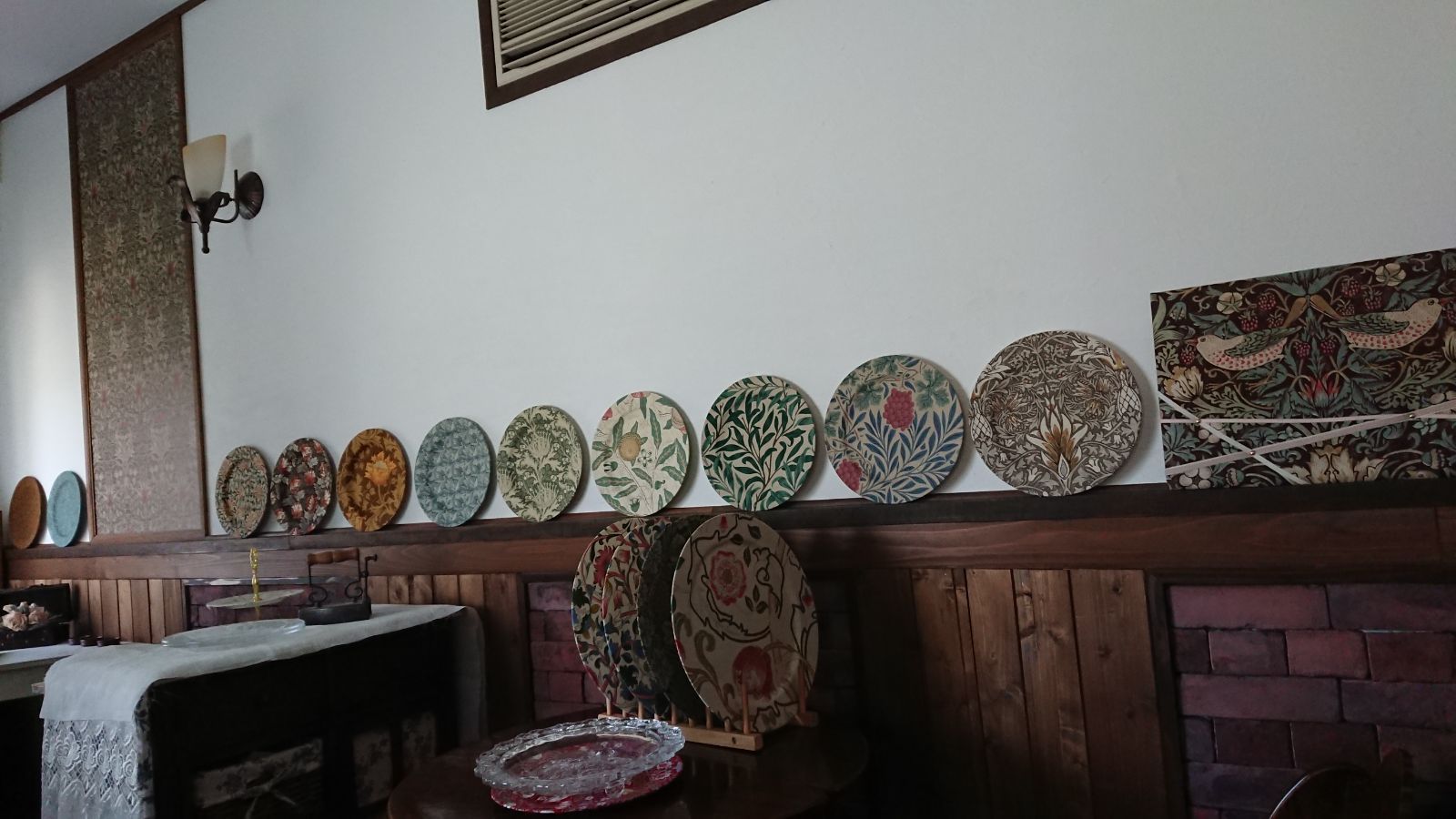 ウイリアム・モリスの飾り皿　マリーイザベルとヴァイン。-4