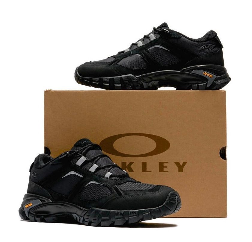 オークリー OAKLEY シエラトレイン SIERRA TERRAIN メンズ スニーカー