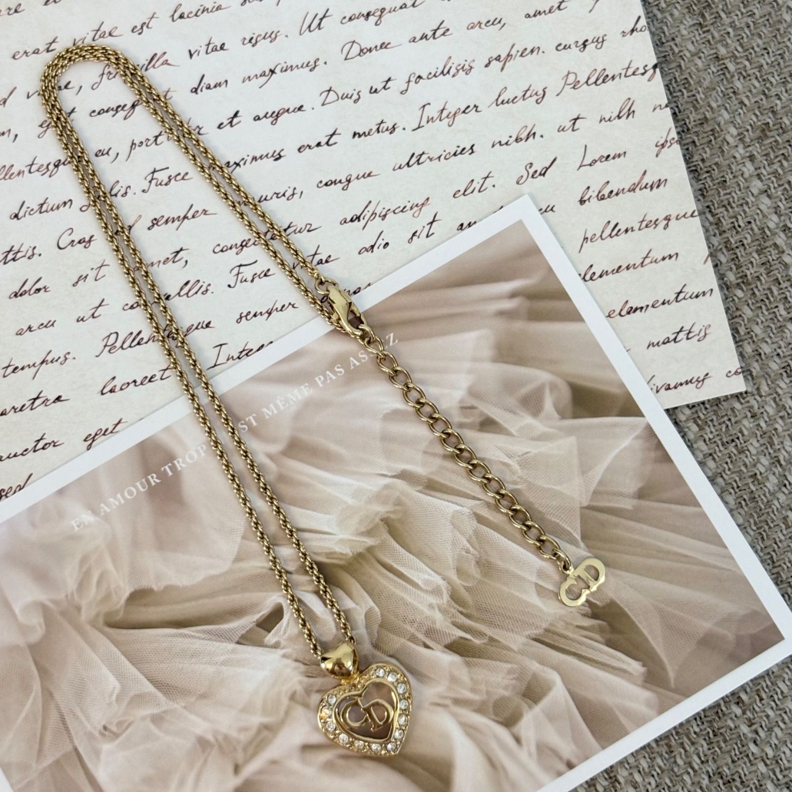 【美品】ディオール　シェル ハート型ネックレス　ゴールドチェーン 極美品】クリスチャンディオール ゴールド ハートモチーフ