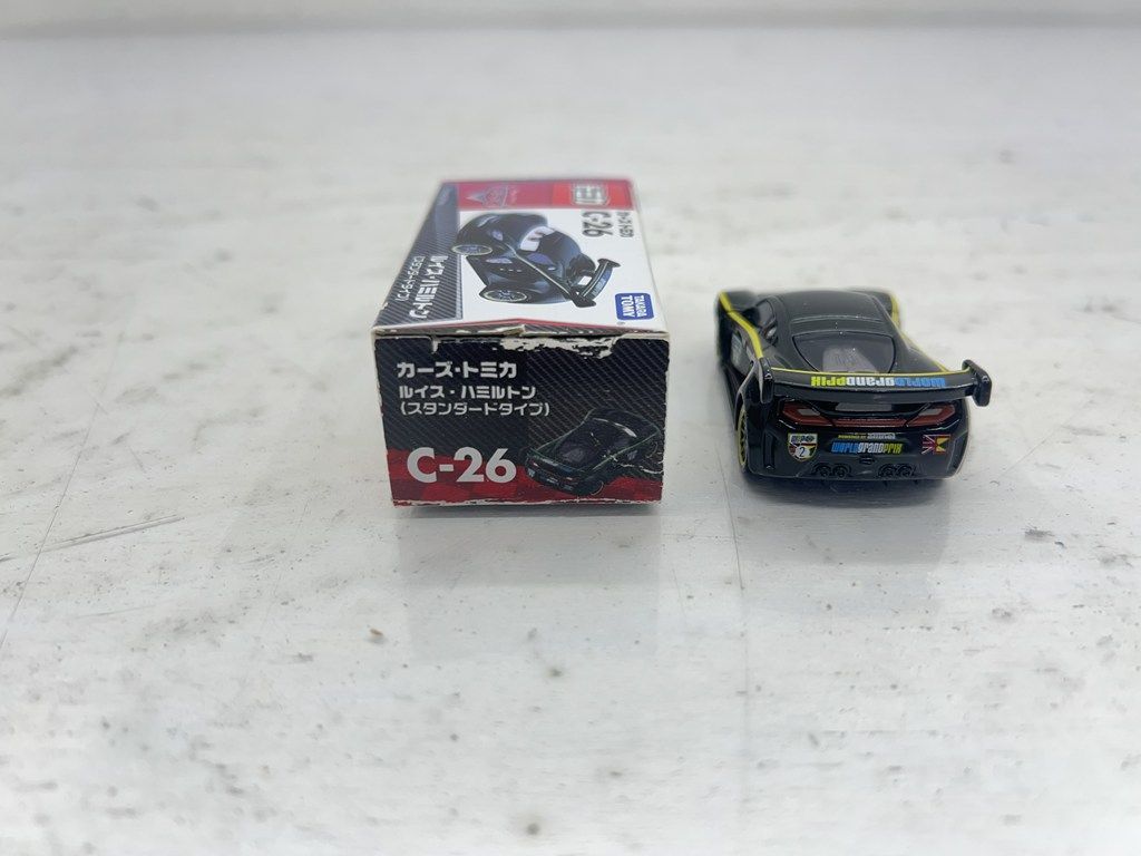 盛岡45-0006】カーズ トミカ C-26 ルイス・ハミルトン スタンダード