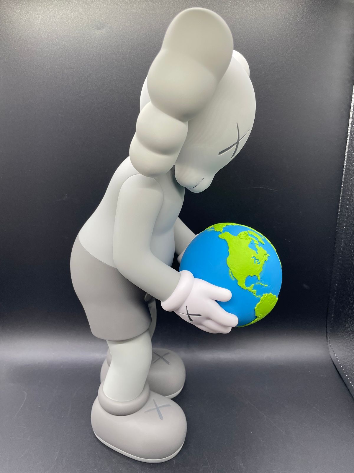 その他 KAWS THE PROMISE OPEN EDITION GREY kaws-passing-throught-gray-1.