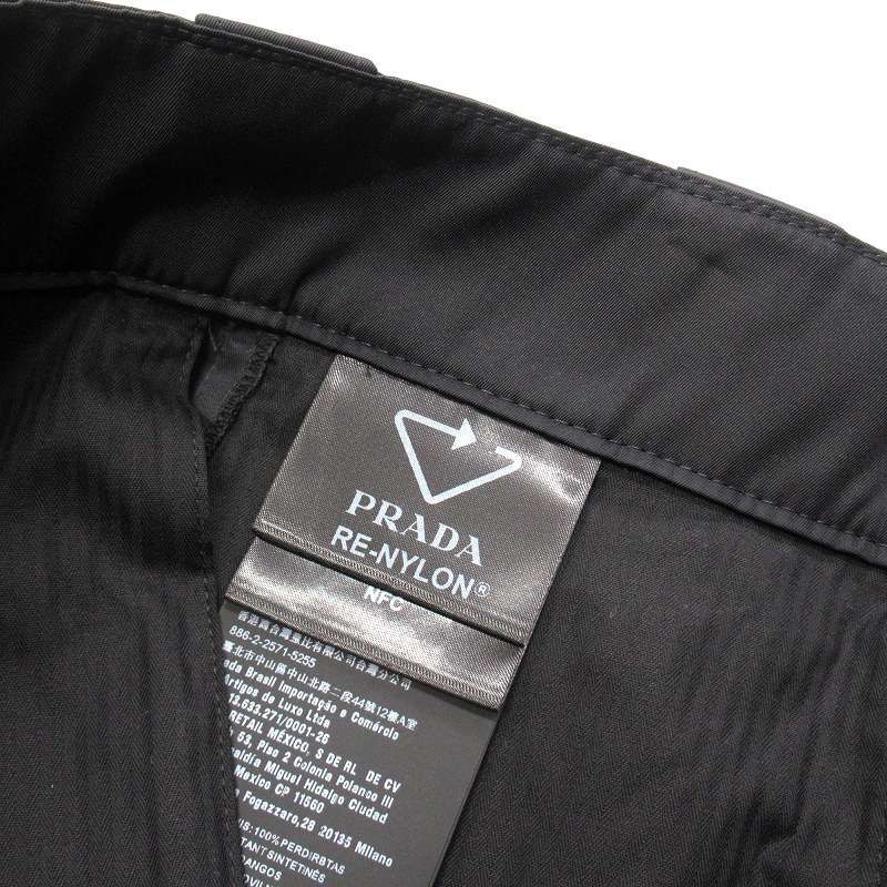 美品★PRADA・三角トライアングルプレート フード付 中綿ジャケット(44) PRADA】プラダ『三角ロゴ トライアングルプレート ナイロン