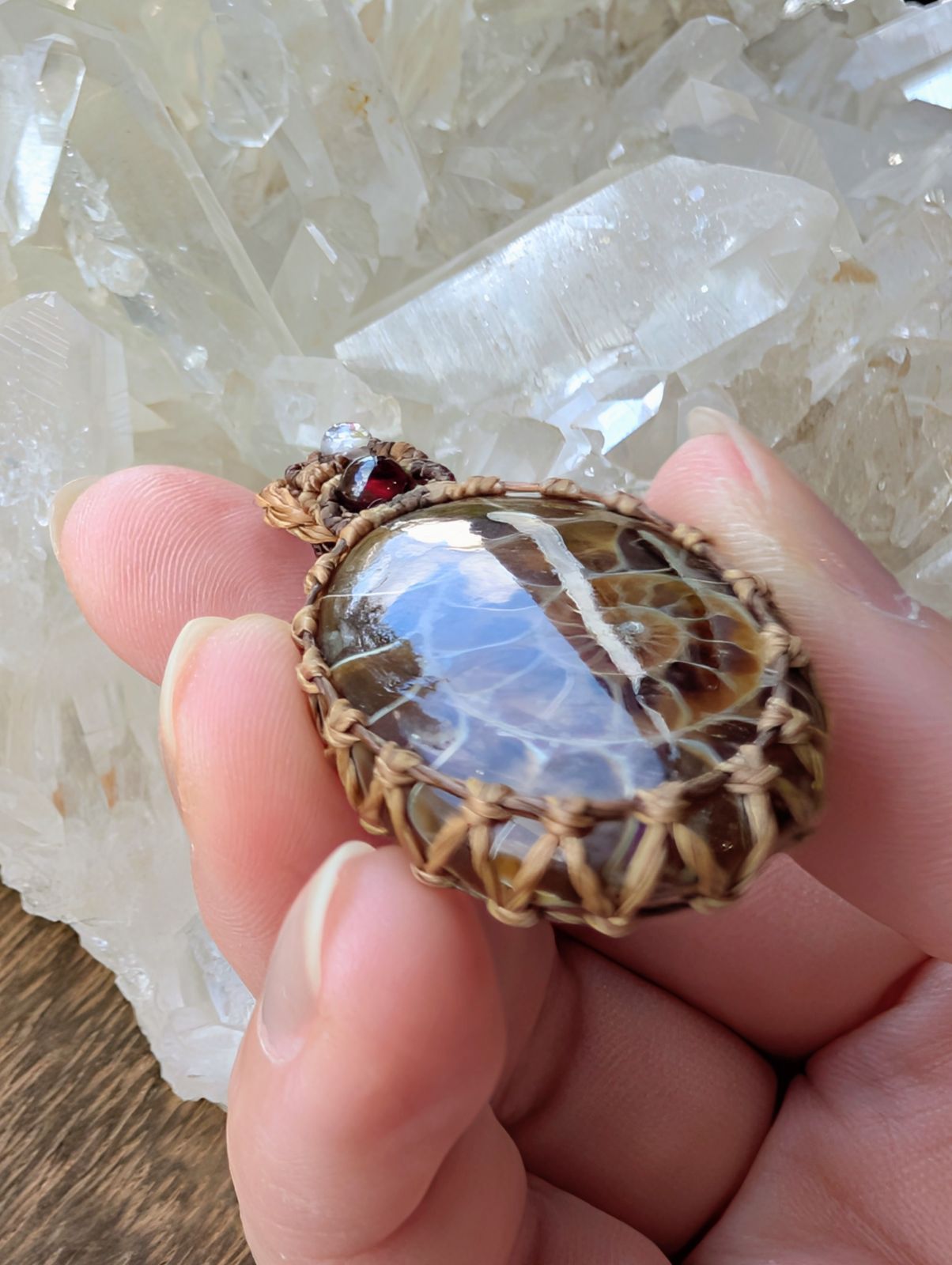 マクラメ編みネックレス