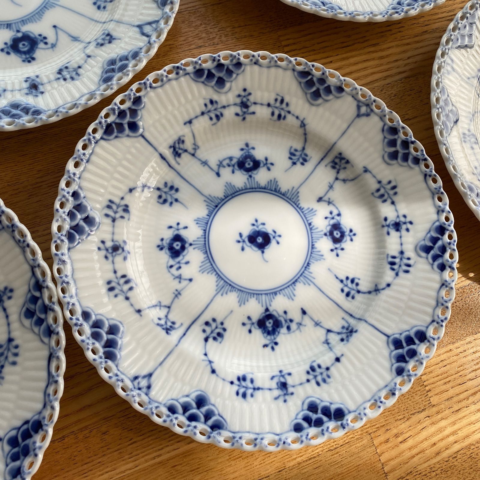 Saleロイヤルコペンハーゲンブルーフルーテッド17 cm