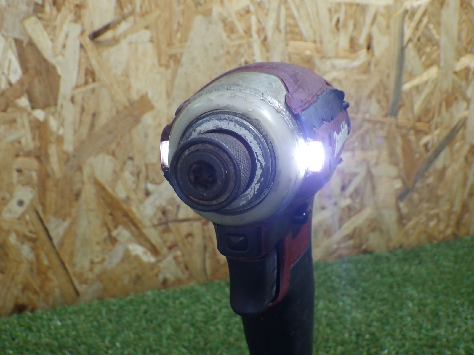 インパクトドライバー TD172D