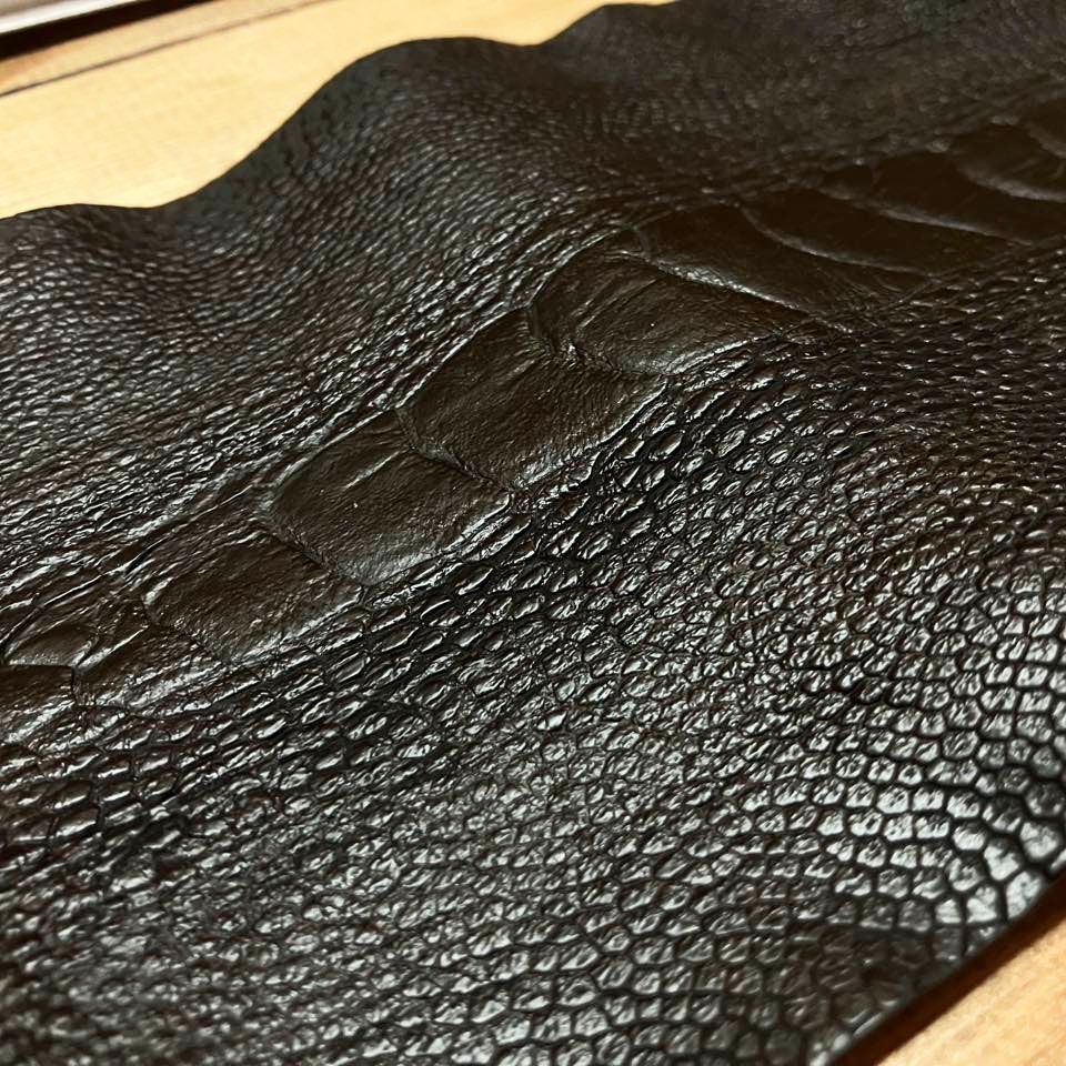 ダチョウの脚の革 オーストレッグ爪付き 新品】レザークラフト オーストレッグ ダチョウの足 /119