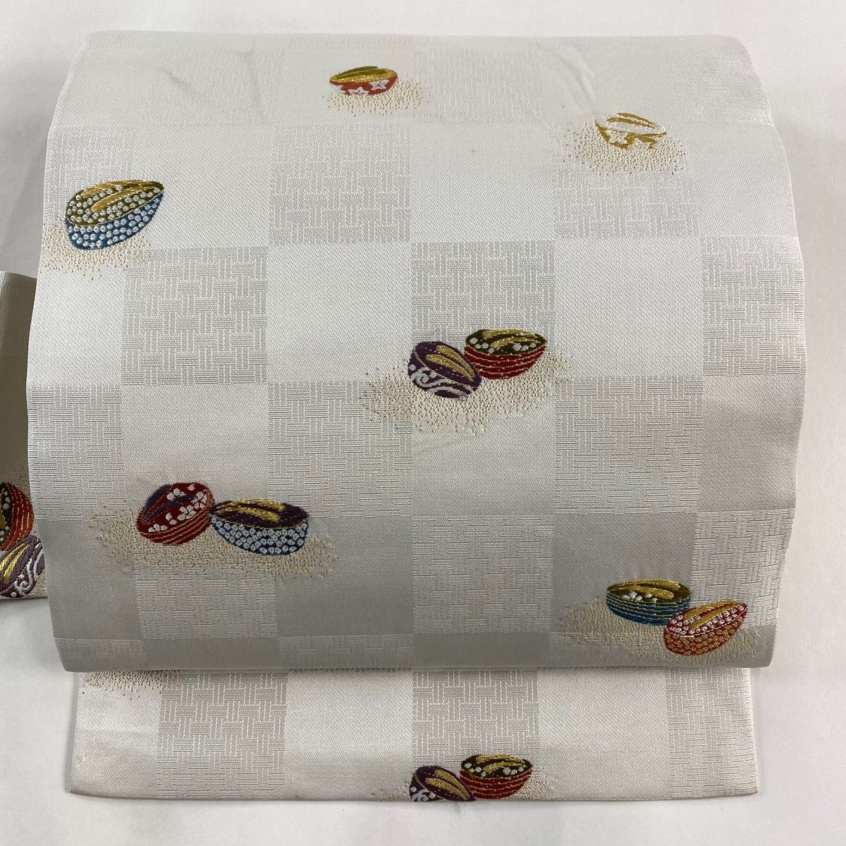 名古屋帯 秀品 ぽっくり下駄 金糸 灰白 正絹 【中古】 - メルカリ