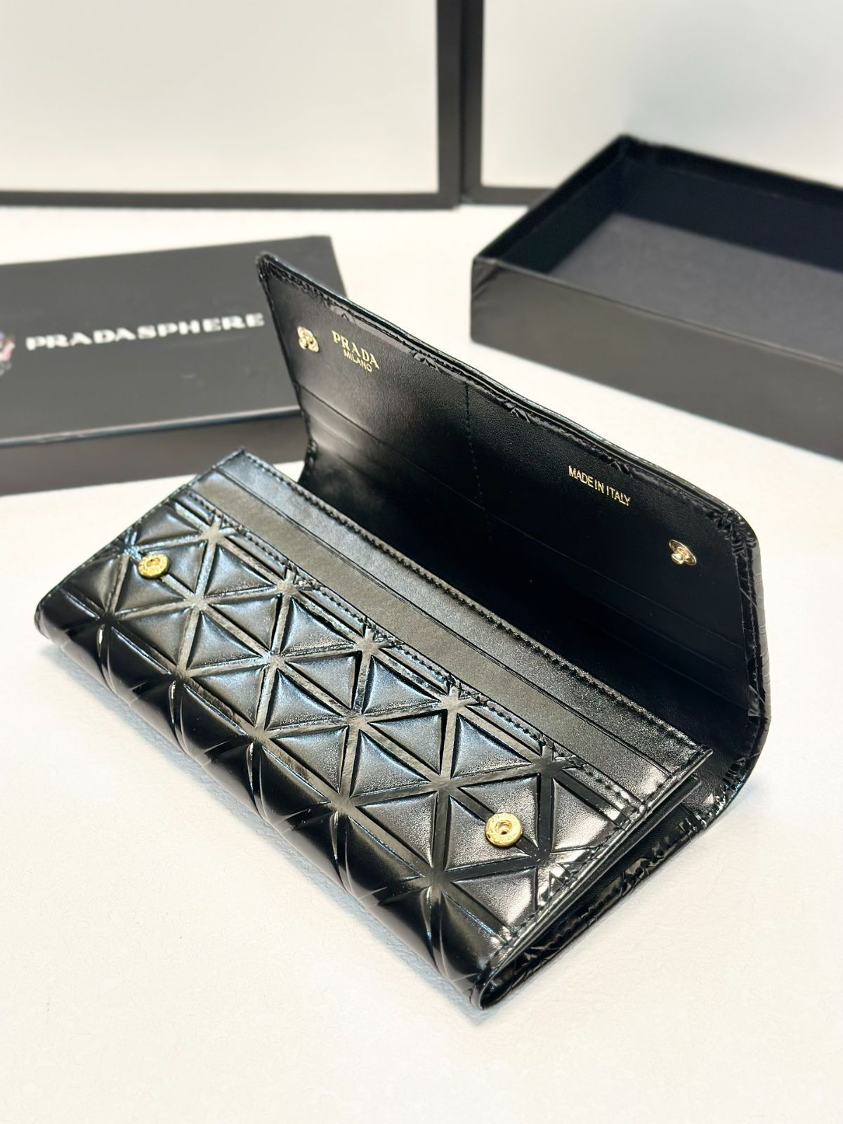 今日特価】PRADA プラダ ブラック ツーフォール ウォレット 送料