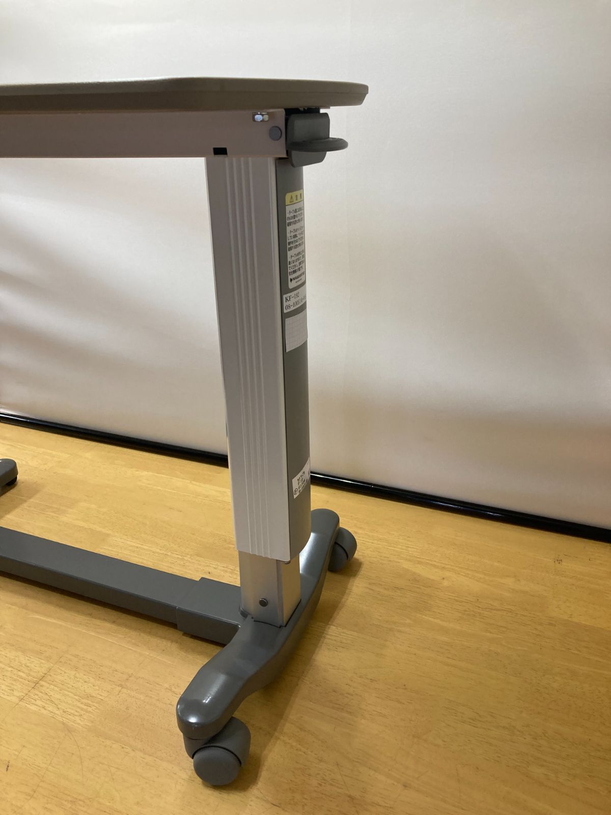 ベッドサイドテーブル 福岡近郊引き渡し1000円値引き