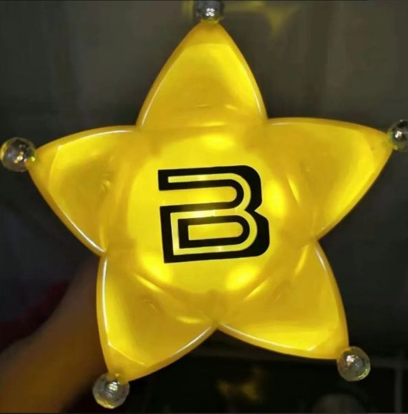 bigbang ペンライト ホワイト　箱付き 箱付き【新品未使用】 BIGBANG ペンライト 応援灯 ホワイト
