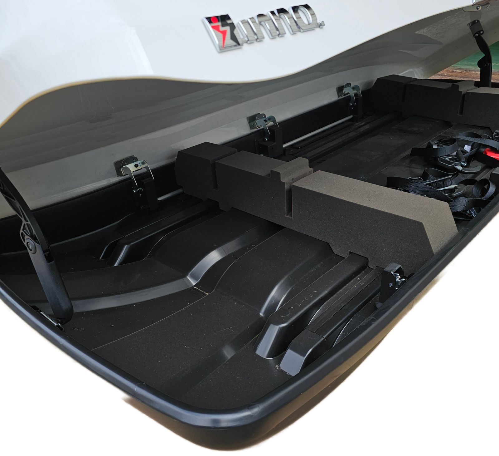 両開き ホワイト