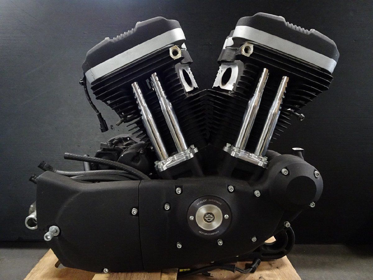 ハーレー スポーツスター XL883R-I 純正 エンジン ♪ E2596 北海道 沖縄 配送不可