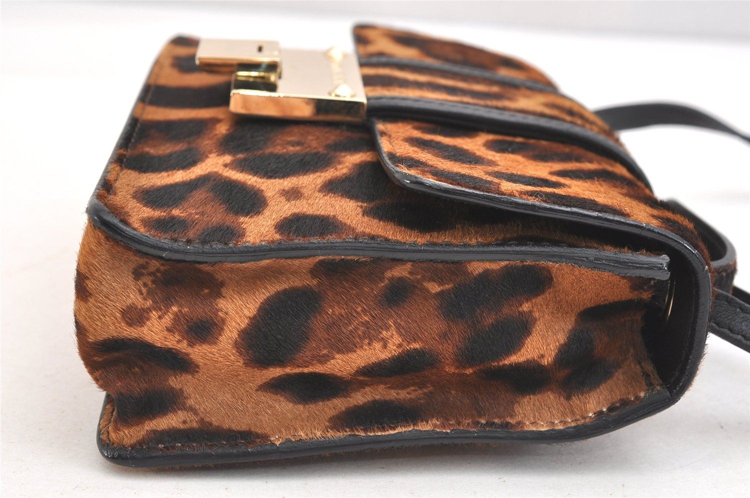 ジミーチュウ レオパード柄