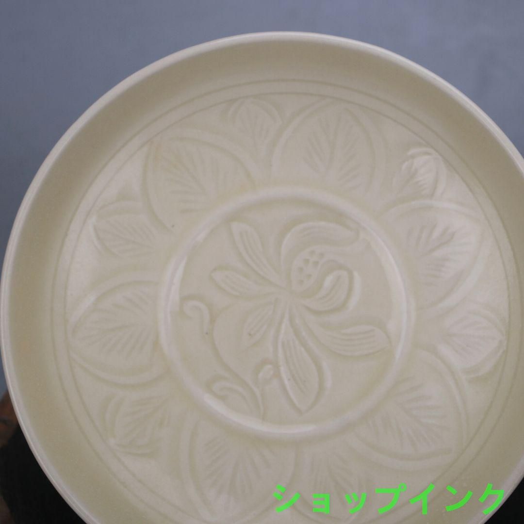 宋定窯 白釉暗刻堆彫蓋缶  景徳鎮 陶磁器 装飾品 現代工芸品 美術品 置物 宋定窯 白釉暗刻堆彫蓋缶 景徳鎮 陶磁器 装飾品 現代工芸品 美術