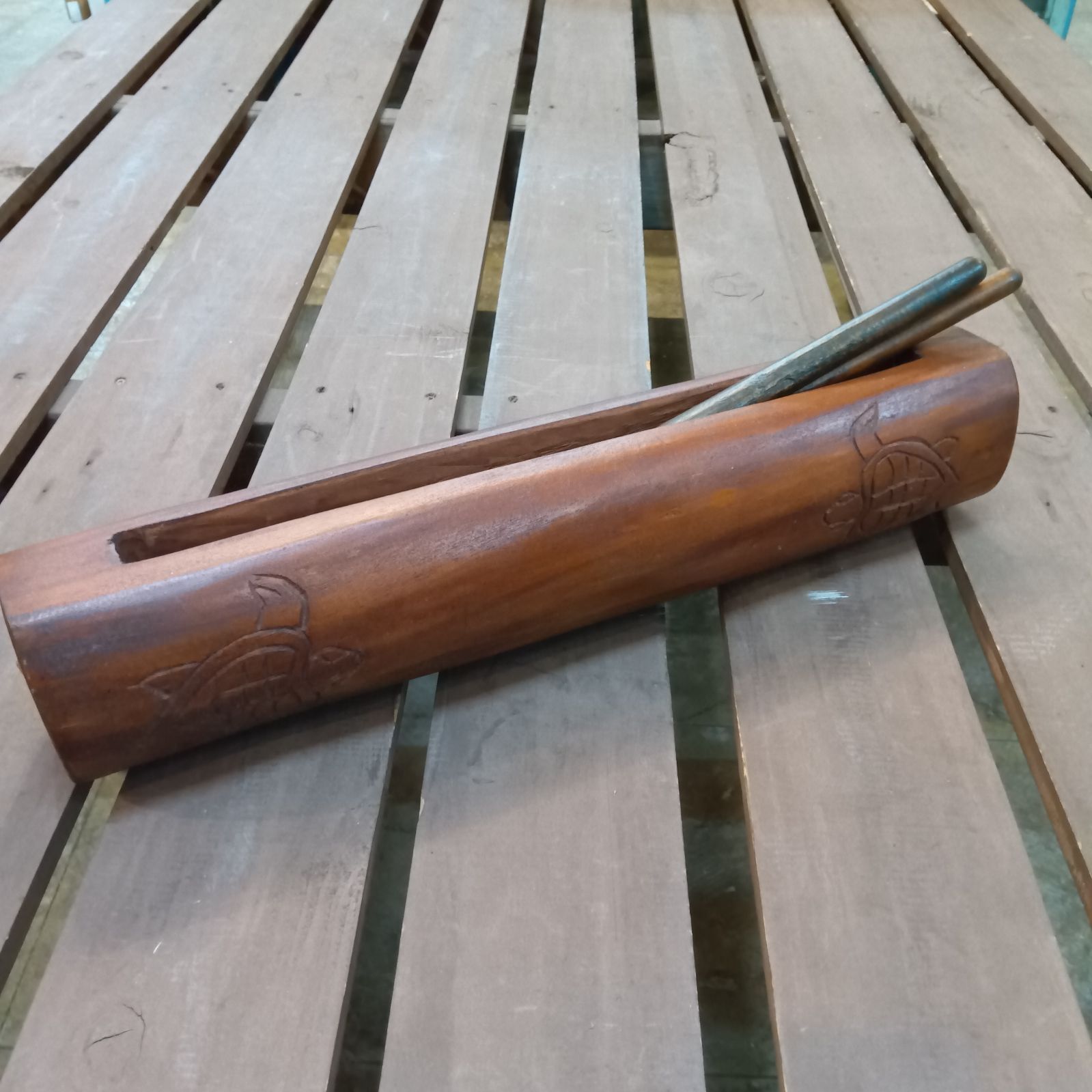 クリン 打楽器 民族楽器 スリットドラム 丸太 インドネシア