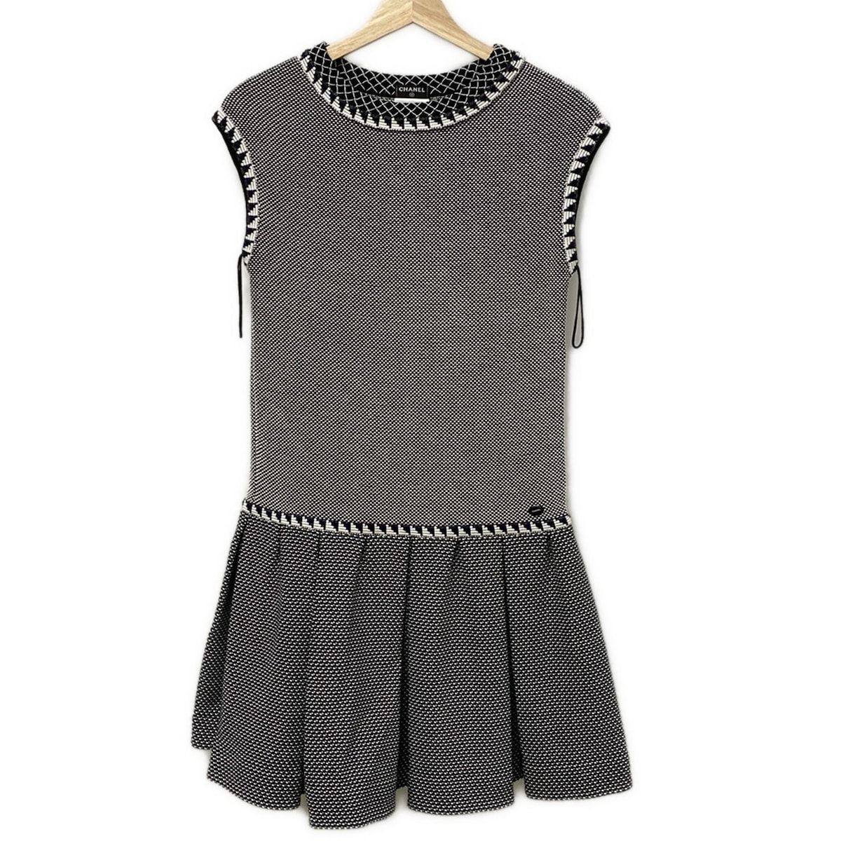 CHANEL シャネル ワンピース サイズ34 S レディース - P46088 黒×白 クルーネック ノースリーブ ひざ丈 2013年