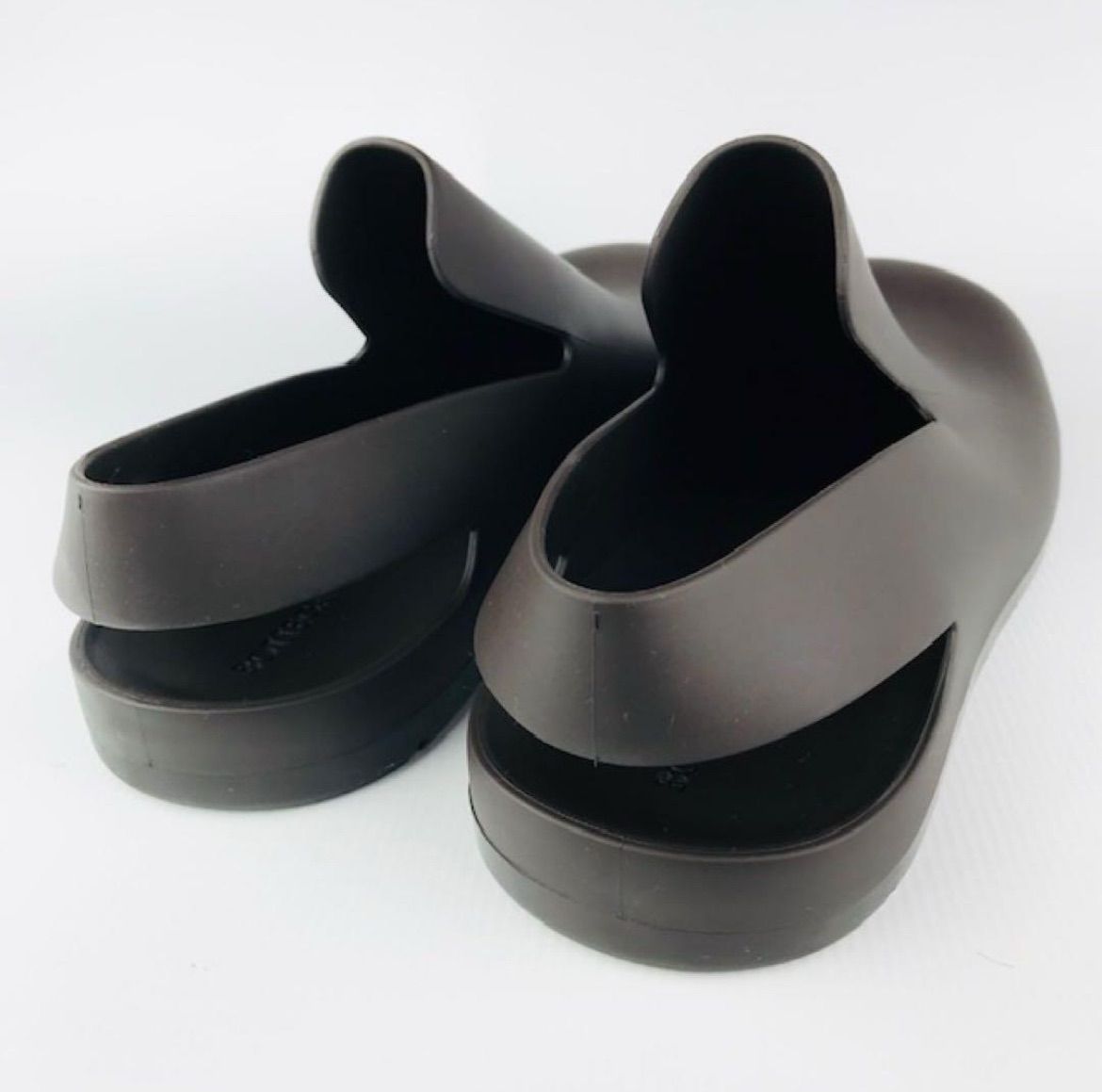 新品未使用 BOTTEGA VENETA ブラック クロッグサンダル 新品未使用☆BOTTEGA VENETA・ボッテガ・ヴェネタ メンズ パドル