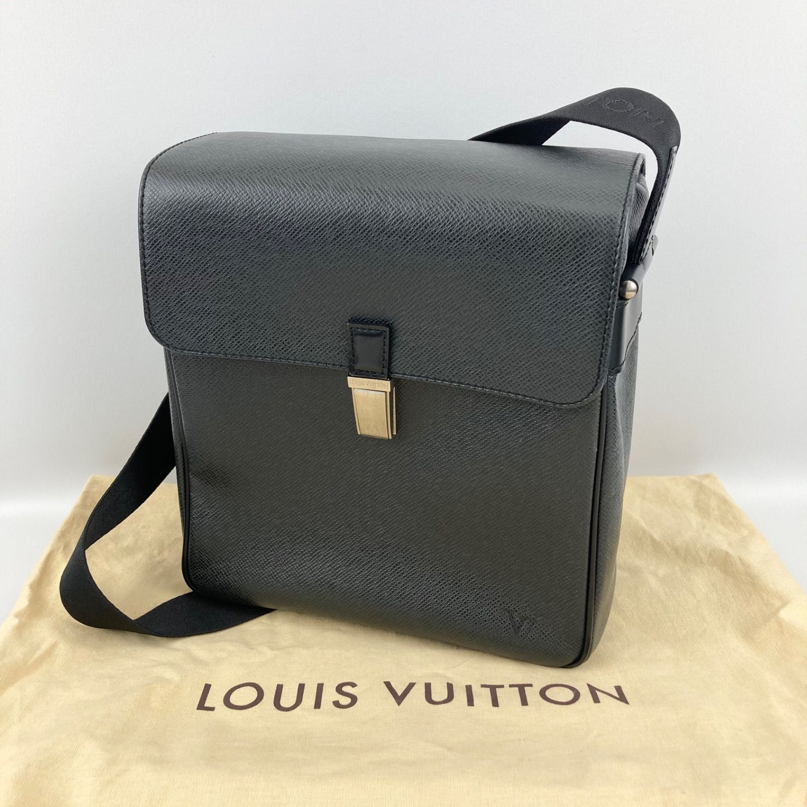 LOUIS VUITTON ルイヴィトン M30822 タイガ ヤランガ ショルダー