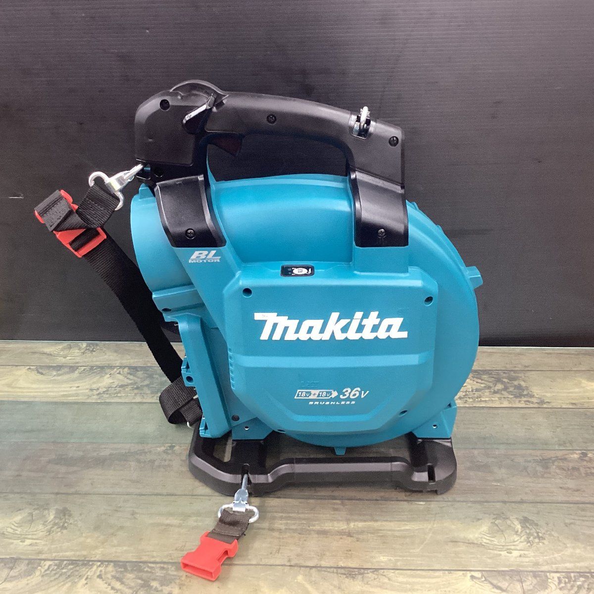 マキタ(Makita) 充電式ブロワ(バキュームキット付) MUB363DZV 【東大和