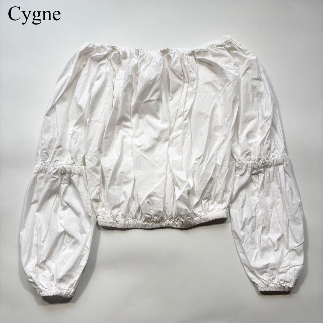 Cygne シーニュ オフショルダー ギャザー シャツ ブラウス ホワイト 上品 大人 きれい目 モード